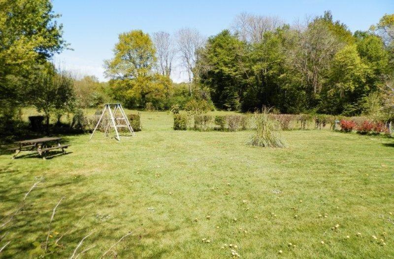 Bed and Breakfast Domaine De Varenne Saint-Amand-en-Puisaye Exterior foto