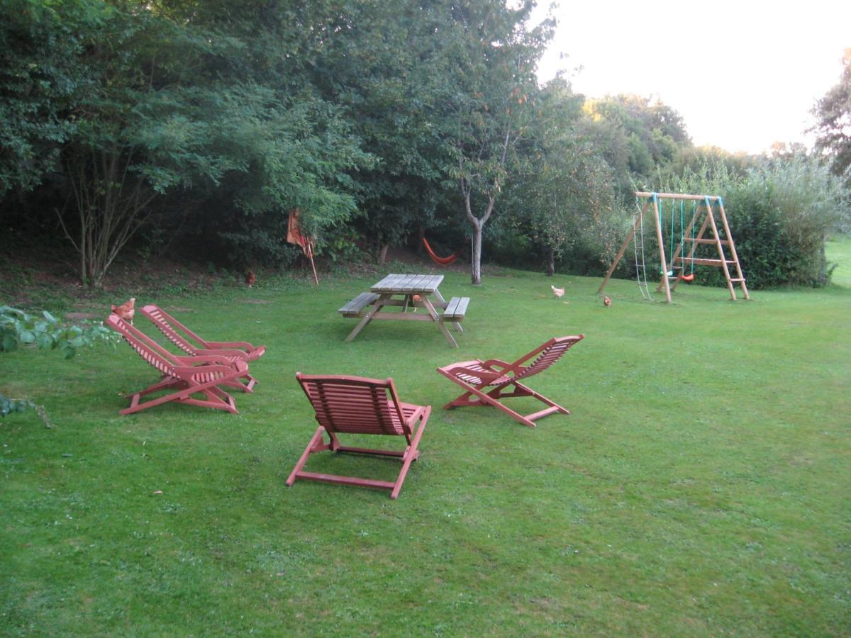 Bed and Breakfast Domaine De Varenne Saint-Amand-en-Puisaye Exterior foto